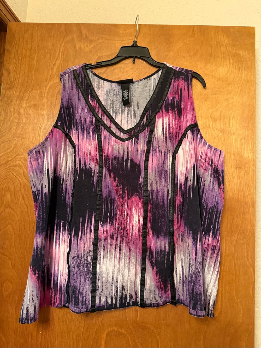 Catherines Pink, Purple & Black Abstract V-Neck Tank